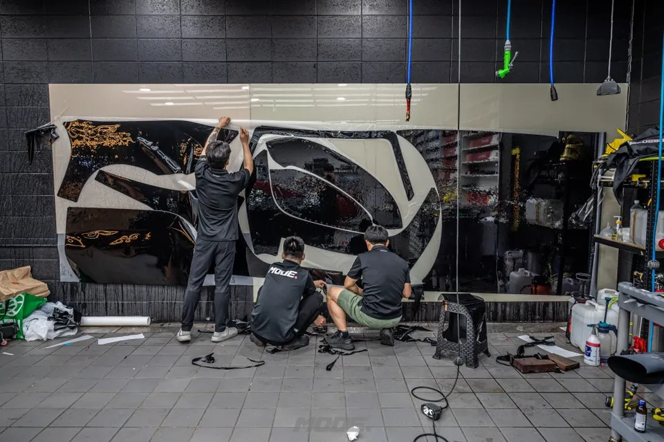 ポルシェ 911 カレラ PPF施工事例|ブラックPPFで高級感を向上 施工写真 2-2