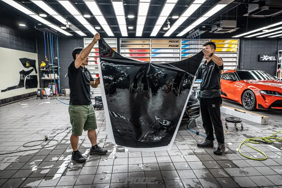 ポルシェ 911 カレラ PPF施工事例|ブラックPPFで高級感を向上 施工写真 1-3