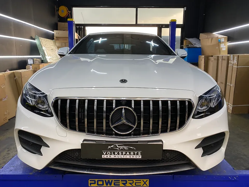 Mercedes-Benz E-Class W213 ambient lighting - Mercedes-Benz E-Class Ambient Lighting Upgrade Review photo 4