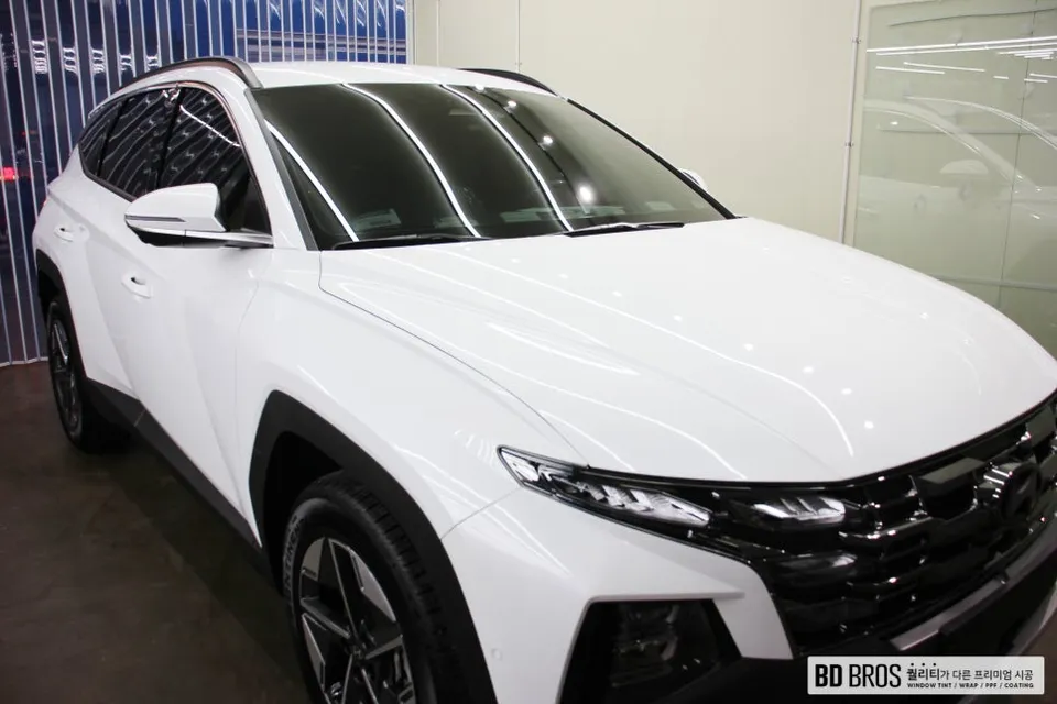 Hyundai Tucsonのカーフィルム施工事例｜費用目安・仕上がり 施工写真 1-3