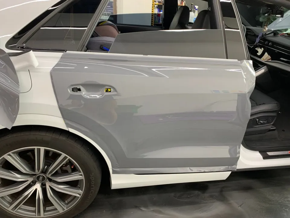 Audi Q8のガラスコーティング事例|費用目安と仕上がり 施工写真 3-1