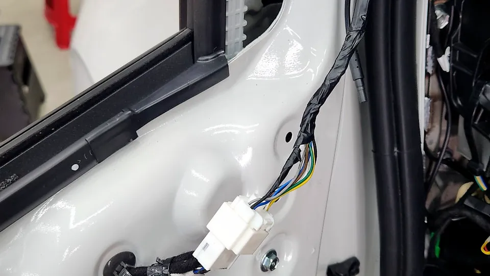 Hyundai Staria oem options - Hyundai Staria Side Mirror Defogger Installation Review photo 3