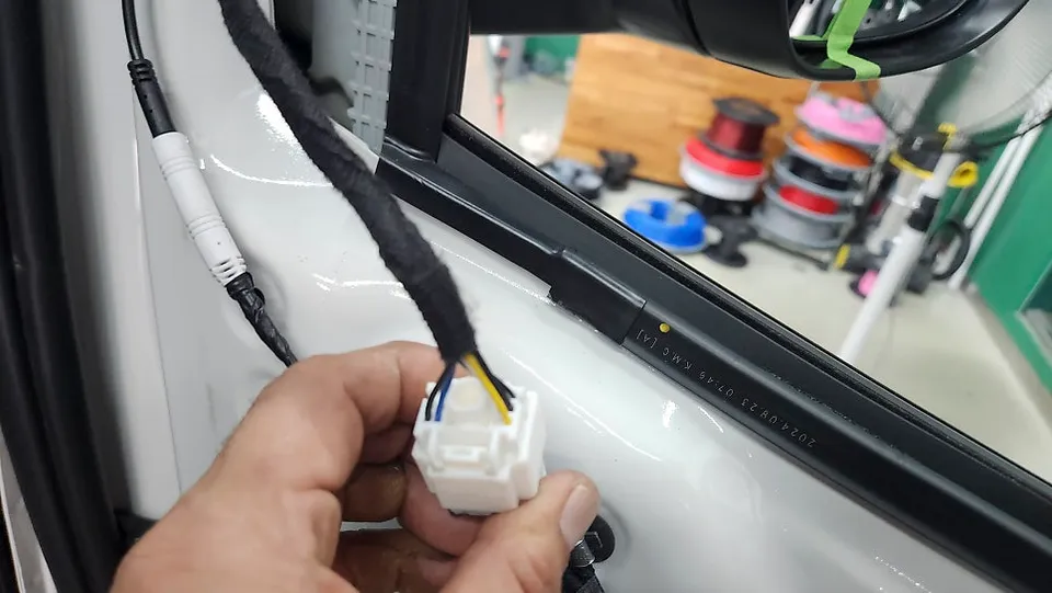 Hyundai Staria oem options - Hyundai Staria Side Mirror Defogger Installation Review photo 4