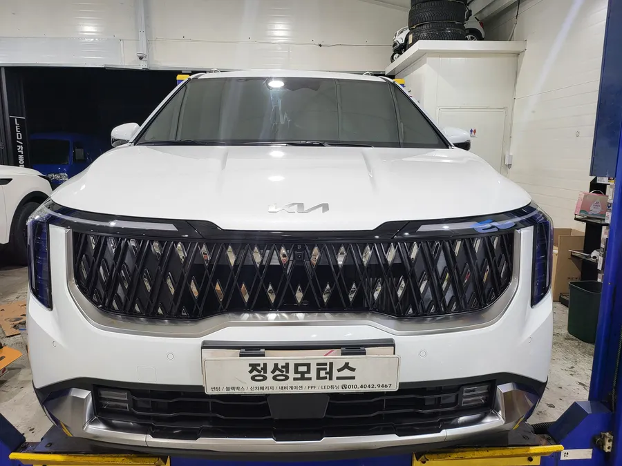 Kia Carnival 4th Gen body kit installation result