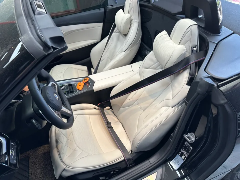 BMW Z4 interior customization - BMW Z4 Seatbelt Color Change Review — Enhanced Interior photo 2