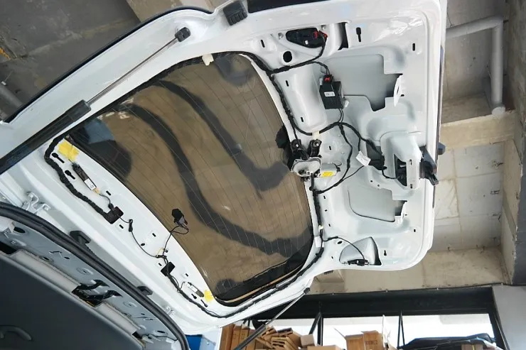 Volkswagen Tiguan oem options - Volkswagen Tiguan RCD 330 Plus & Backup Camera Upgrade Review photo 4