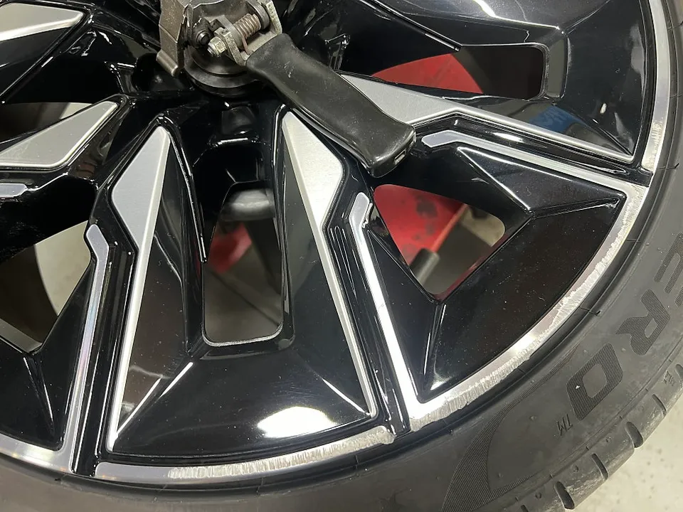 BMW i7 Wheel Repair & Painting Review — Cost & Results photo 2
