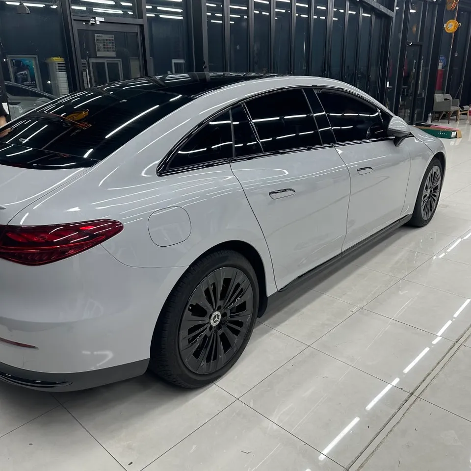 Mercedes-Benz EQEのカーラッピング事例|費用目安・仕上がり 施工写真 1-3