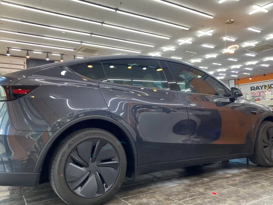 Tesla Model Yのカーフィルム施工事例｜費用目安・仕上がり 施工写真 1-1