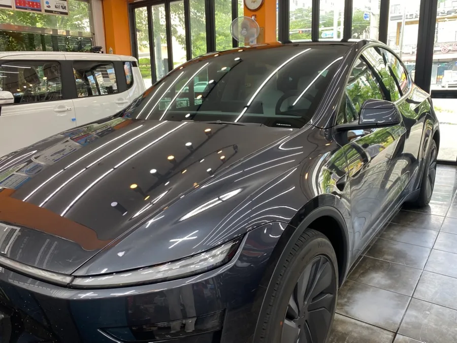 Tesla Model Yのカーフィルム施工事例｜費用目安・仕上がり 施工写真 2-2
