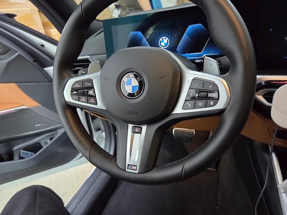 BMW 3 Series G20 steering wheel - BMW 3 Series G20 Steering Wheel Customization Review photo 4