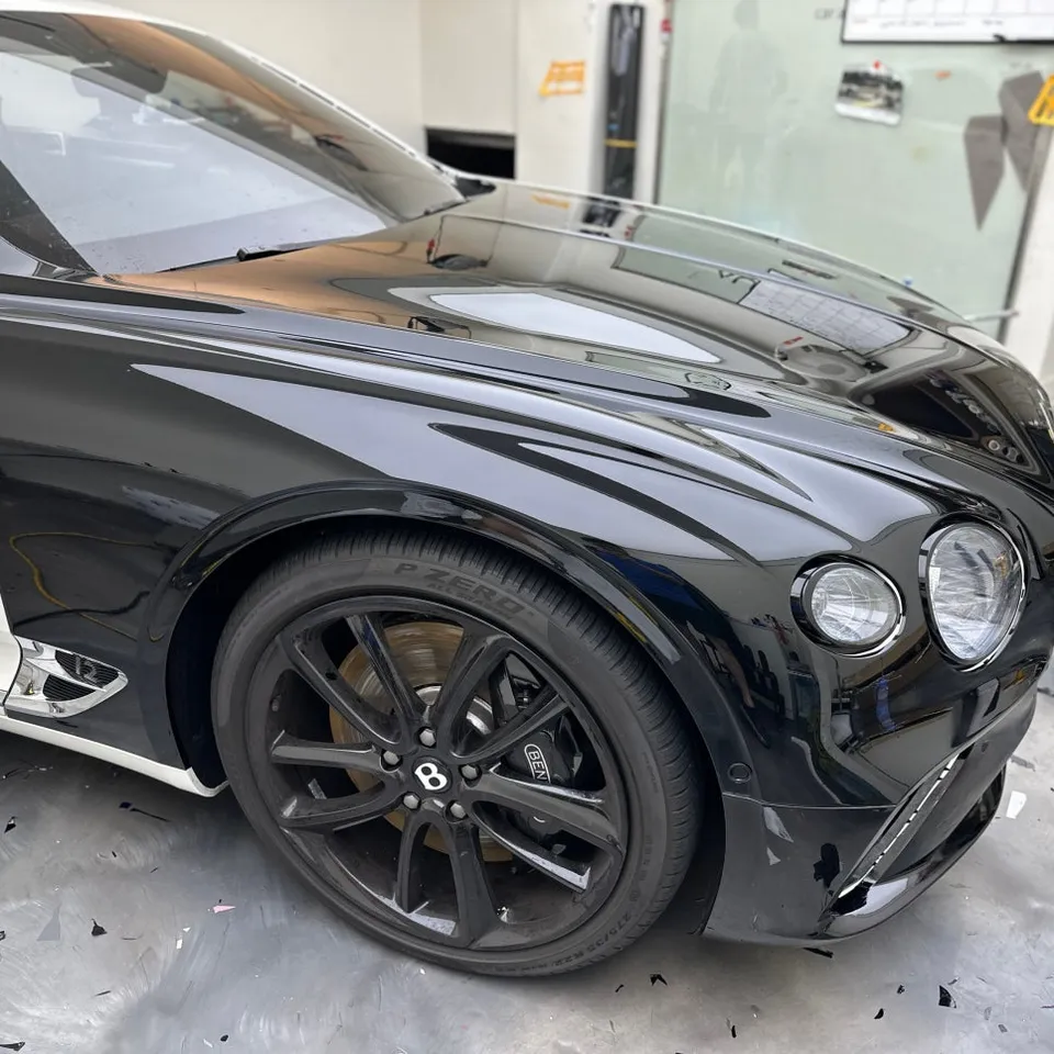 Bentley Continental GTのPPF施工事例|ブラックカラーで個性を演出 施工写真 2-2