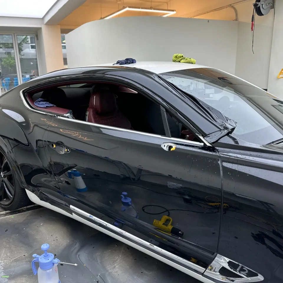 Bentley Continental GTのPPF施工事例|ブラックカラーで個性を演出 施工写真 2-3