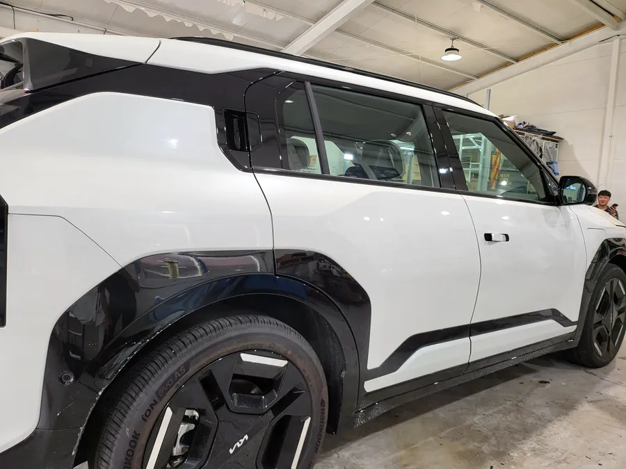 Kia EV3 カーフィルム施工事例|費用目安と仕上がり 施工写真 2-1