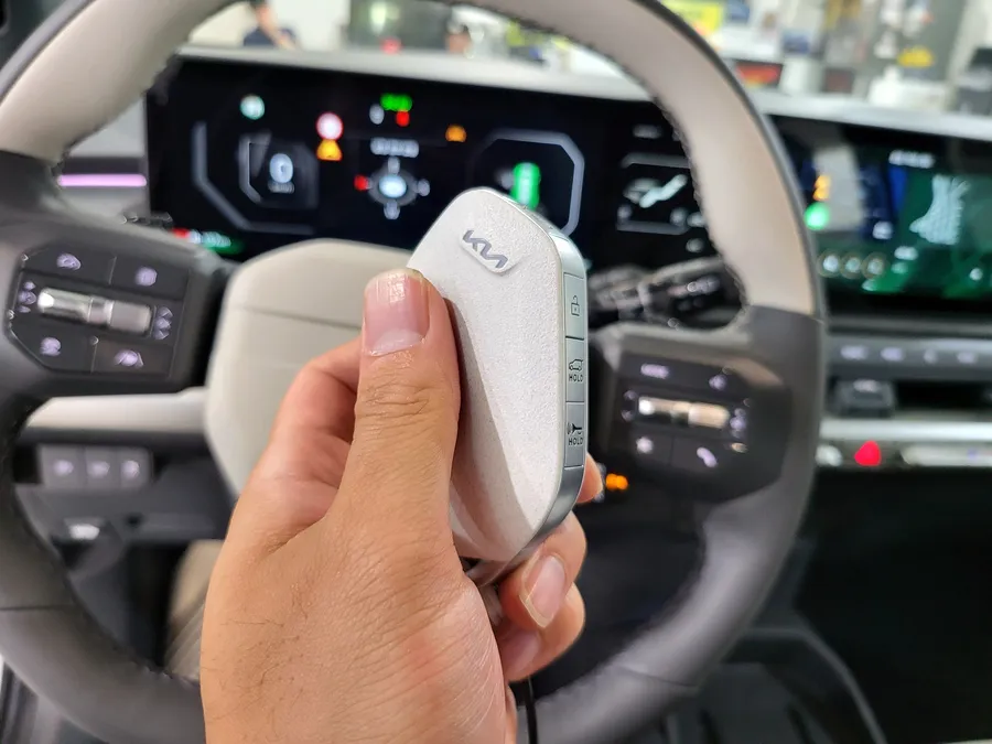 Kia EV3 カーフィルム施工事例|費用目安と仕上がり 施工写真 1-3