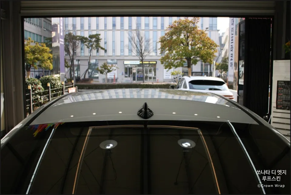 Hyundaiのカーラッピング事例 施工写真 4-1