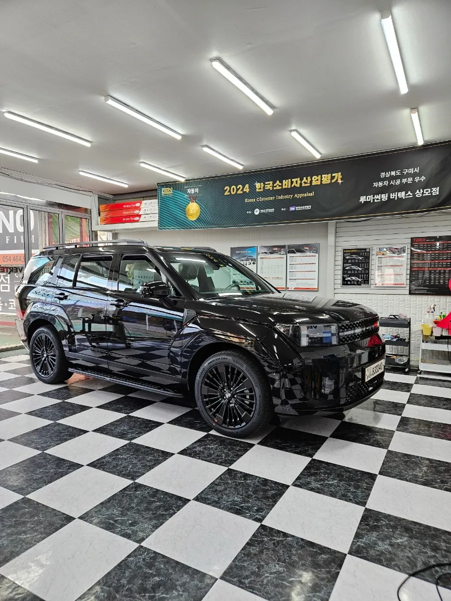 Hyundai Santa Fe MX5のカーフィルム施工事例 施工写真 1-2