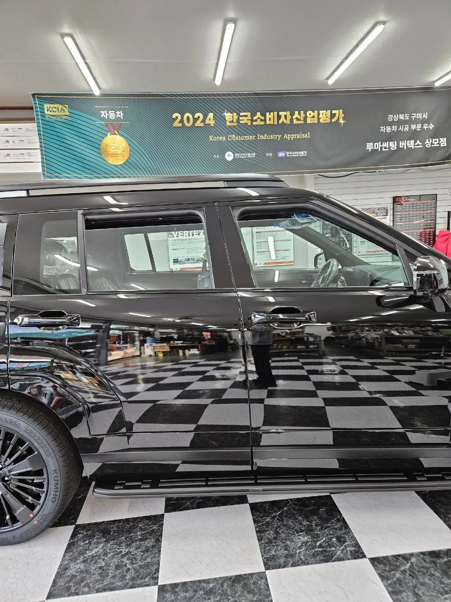 Hyundai Santa Fe MX5のカーフィルム施工事例 施工写真 1-3