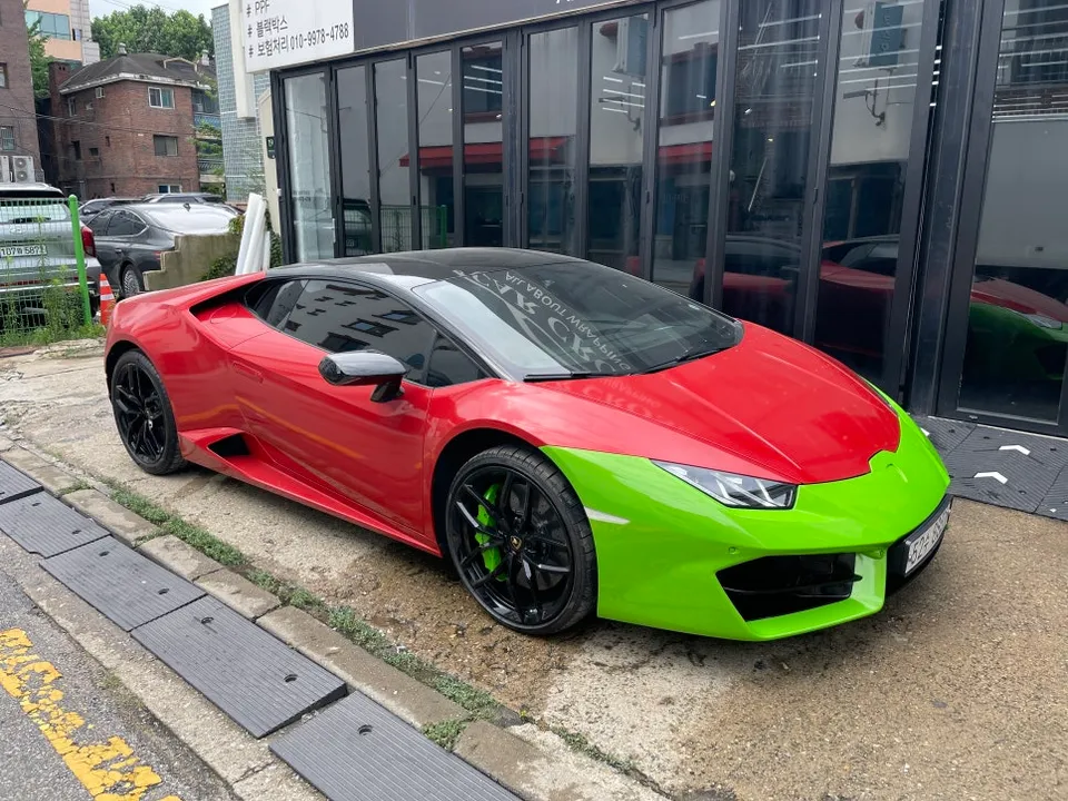 ランボルギーニ ウラカン カーラッピング事例|費用目安・仕上がり 施工写真 2-1