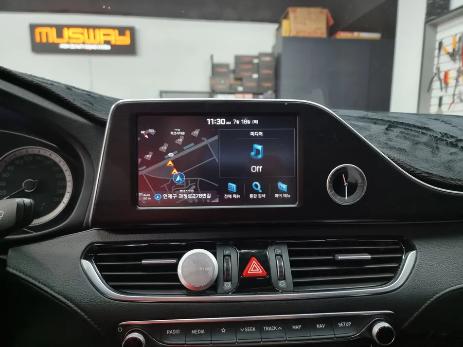 Hyundai Grandeur IGのAndroid Auto・CarPlay取付事例 施工写真 4-1