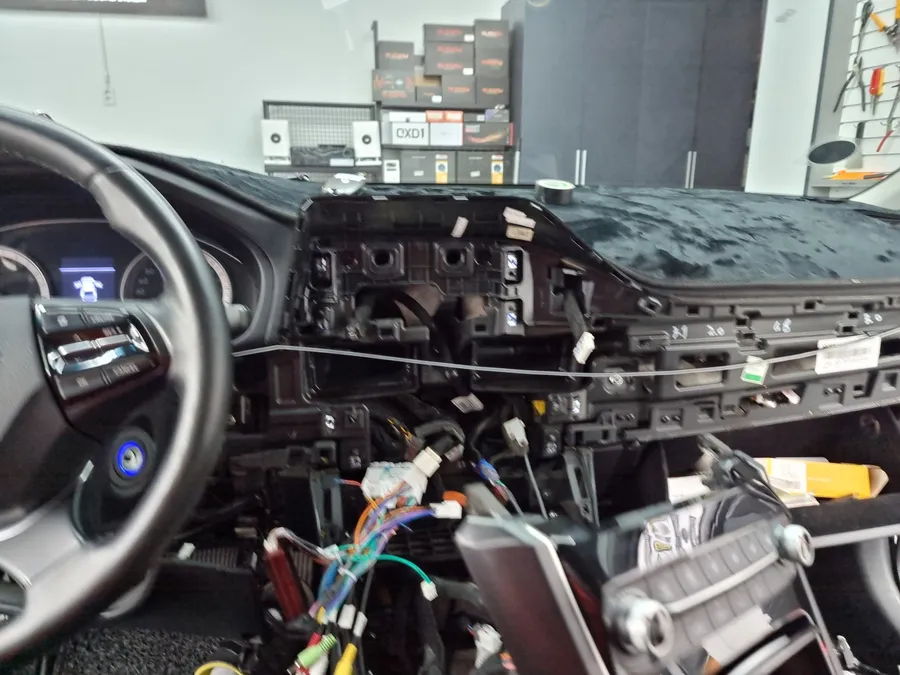 Hyundai Grandeur IGのAndroid Auto・CarPlay取付事例 施工写真 2-2