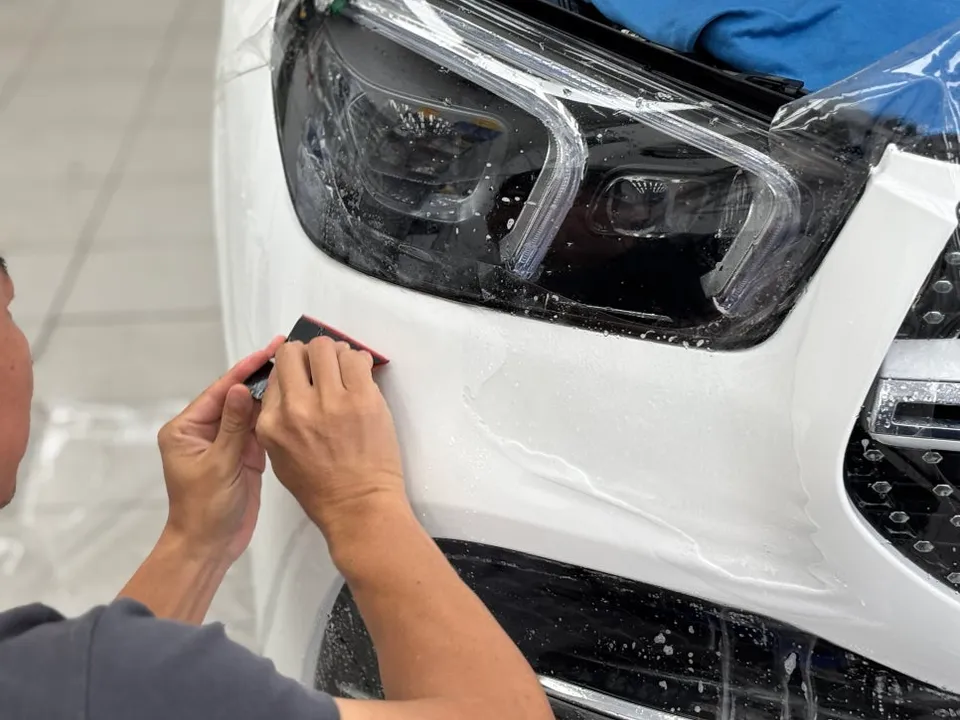 メルセデス・ベンツ GLE 450 PPF施工事例:費用目安と仕上がり 施工写真 2-2