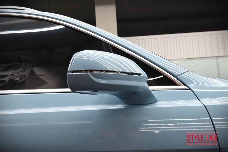 Bentley Bentaygaのカーラッピング事例 施工写真 1-3