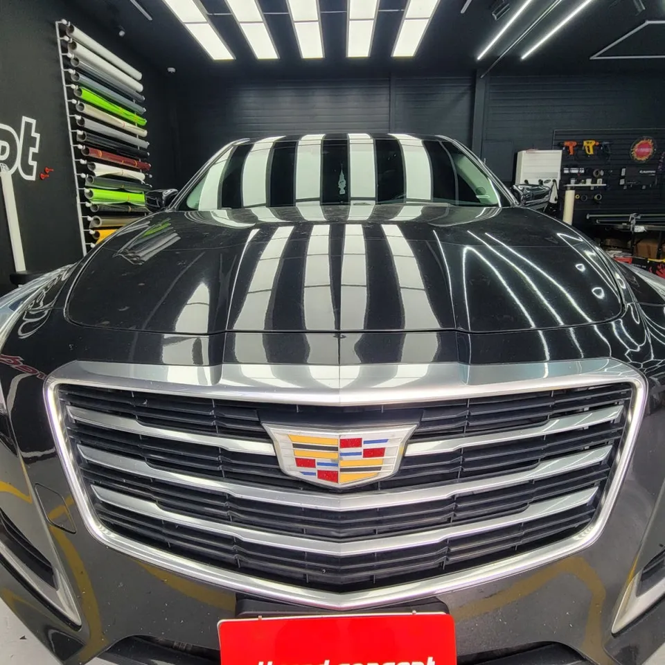 Cadillac CTSのカーラッピング事例|クロームパーツの質感変化 施工写真 2-1
