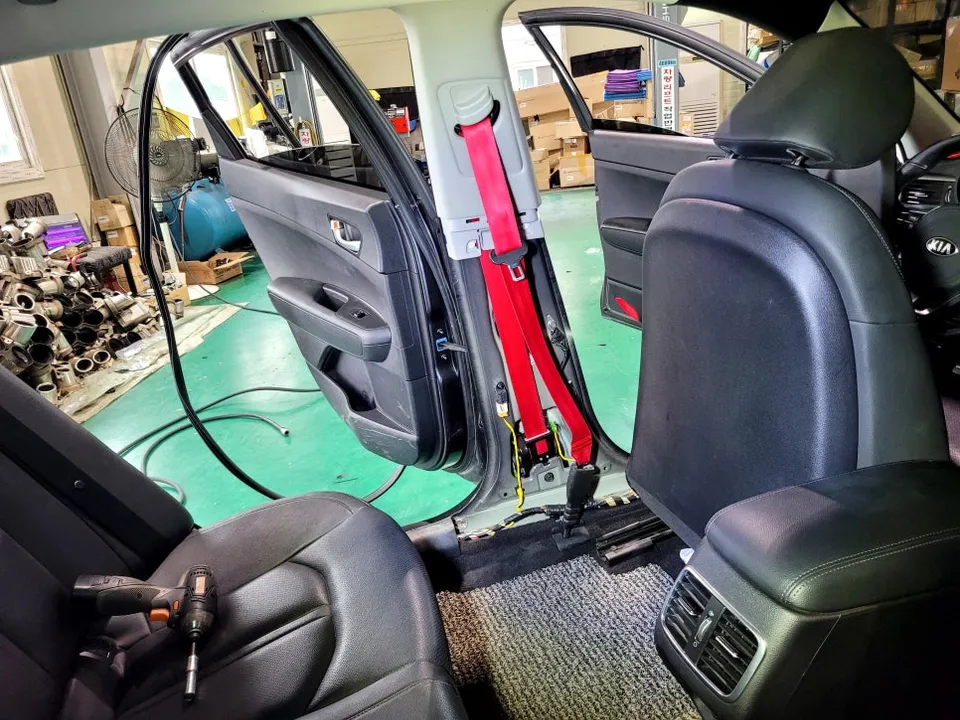 Kia K5 JF interior customization - Kia K5 Interior Seatbelt Upgrade Review — Enhanced Safety photo 5