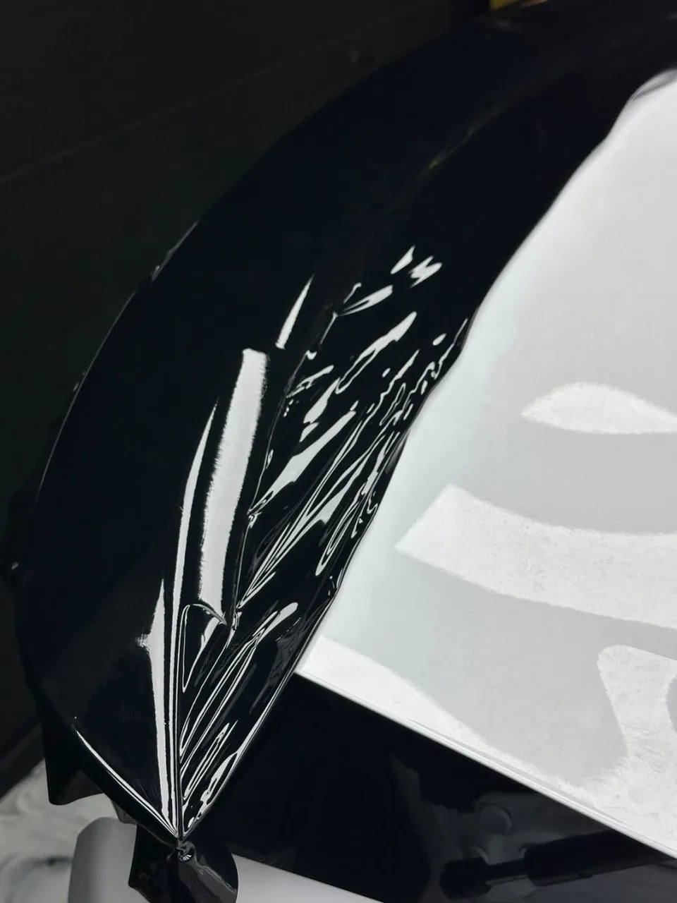 Ford Mustang 7th Genのカーラッピング事例|費用目安・仕上がり 施工写真 2-2