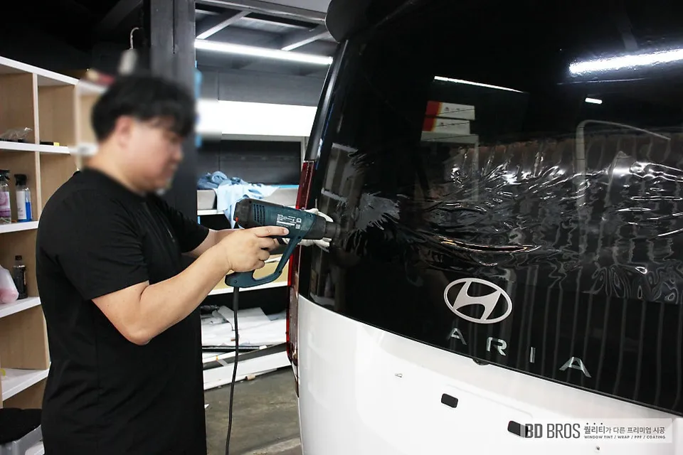 Hyundai Stariaのカーフィルム施工事例|費用目安・仕上がり 施工写真 2-3
