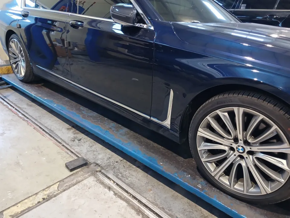 BMW 7 Series G11/G12のホイールリペア・塗装事例 施工写真 4-1
