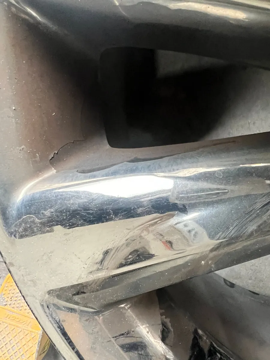 Kia Carnival wheel repair - Kia Carnival Wheel Refinishing Review — Chrome to Glossy Black photo 4