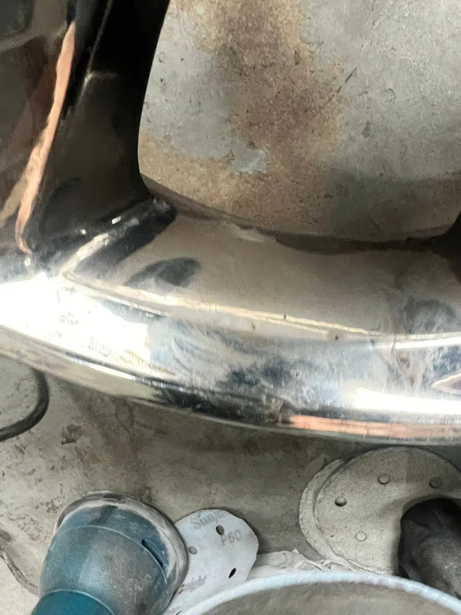 Kia Carnival wheel repair - Kia Carnival Wheel Refinishing Review — Chrome to Glossy Black photo 6