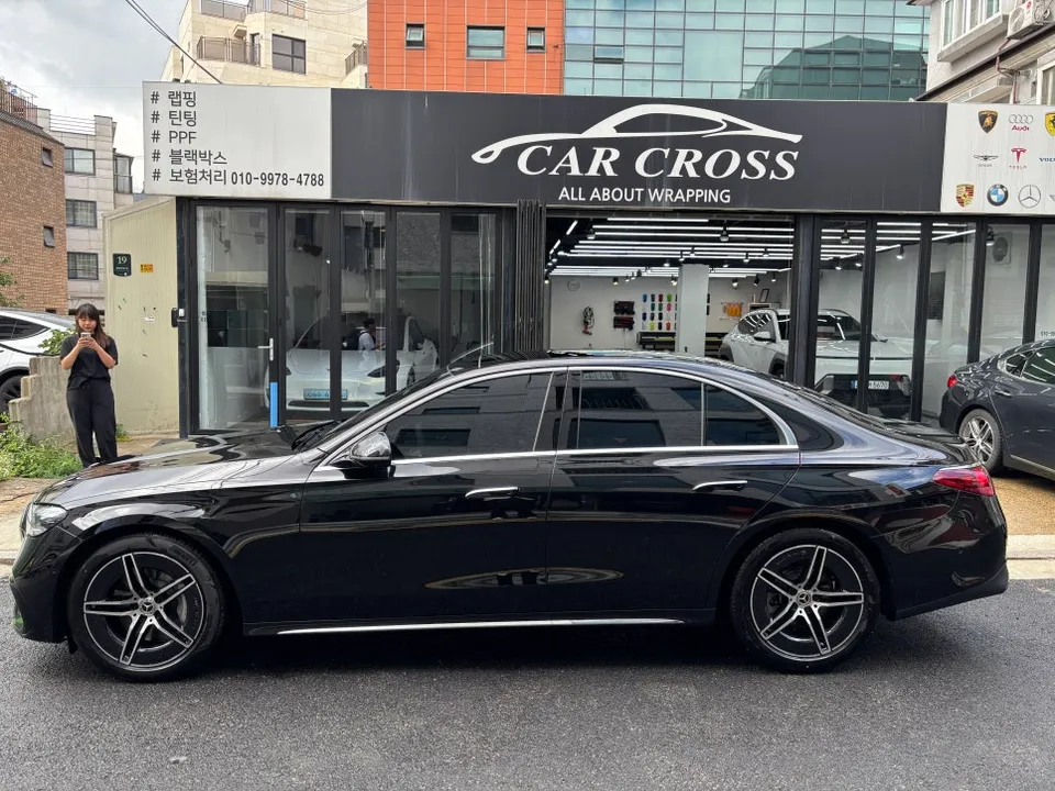 Mercedes-Benz E300 PPF施工事例:費用目安と仕上がり 施工写真 2-1