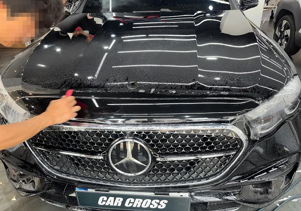 Mercedes-Benz E300 PPF施工事例:費用目安と仕上がり 施工写真 2-2