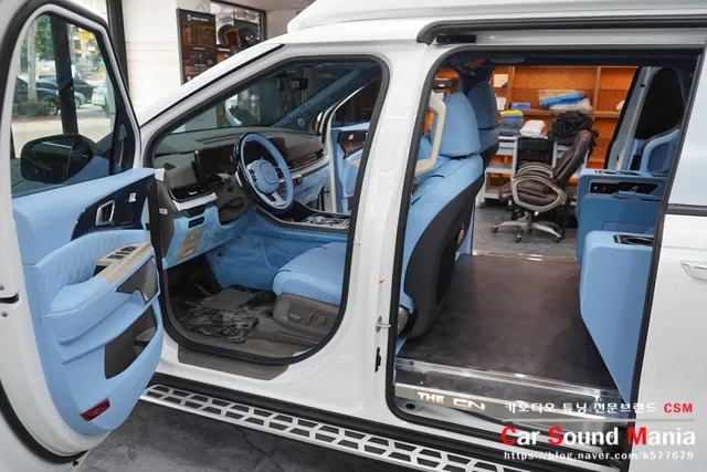 Kia Carnival Hi-Limousineのカーオーディオ施工事例 施工写真 4-1