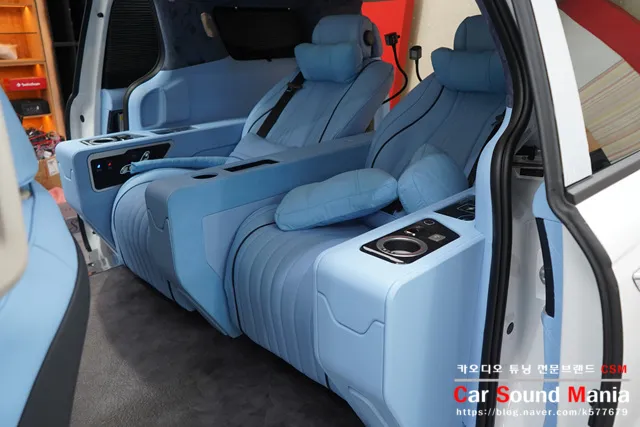 Kia Carnival Hi-Limousineのカーオーディオ施工事例 施工写真 2-2