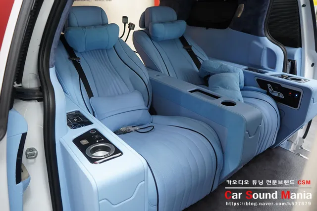 Kia Carnival Hi-Limousineのカーオーディオ施工事例 施工写真 3-2