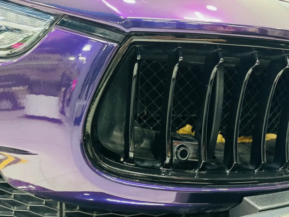 Maserati Ghibliのカーラッピング事例|クローム除去とライトフィルム 施工写真 2-3