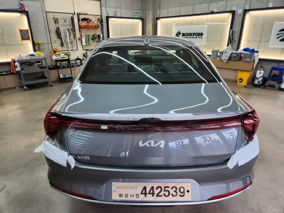 Kia K8のドライブレコーダー取付事例 施工写真 4-1