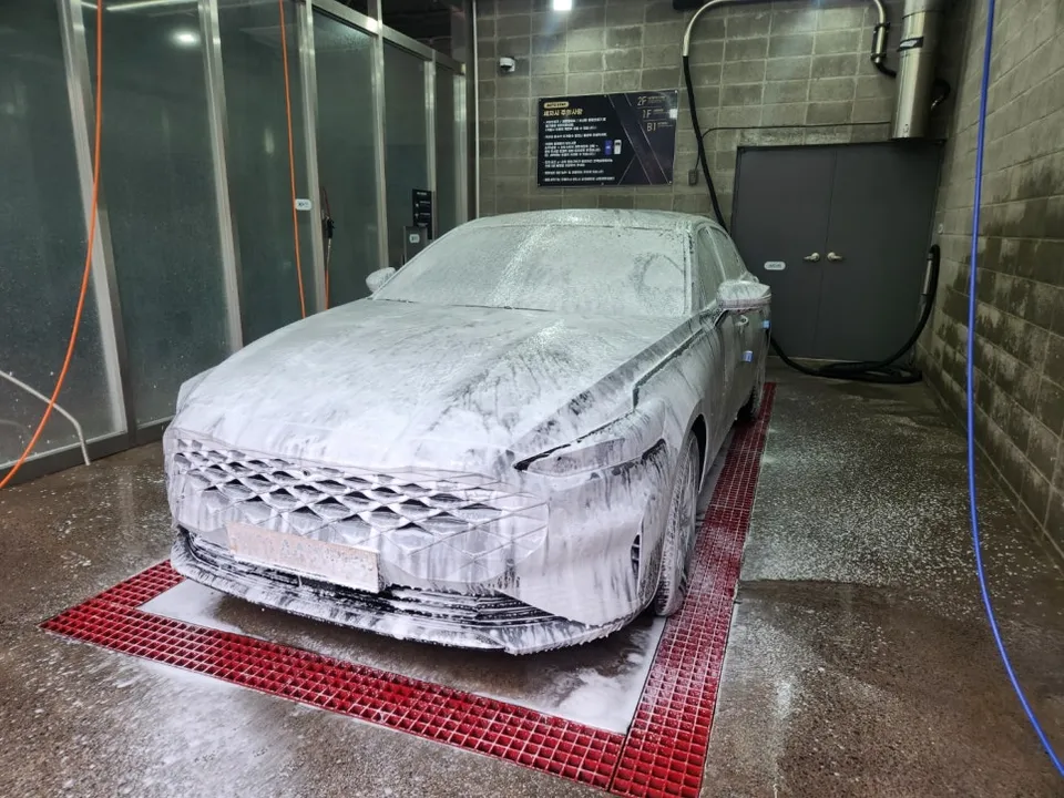 Kia K8のドライブレコーダー取付事例 施工写真 3-2