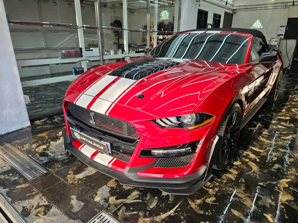 Ford Mustangのガラスコーティング事例|費用目安と仕上がり 施工写真 1-3