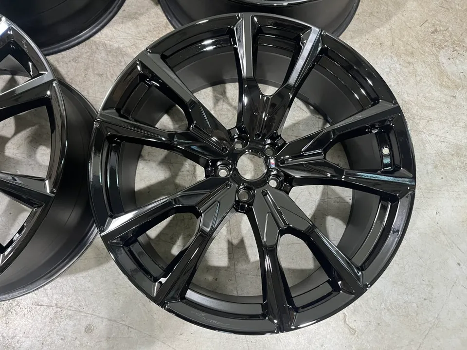 BMW X7 Wheel Repair & Painting Review: Flawless Black Refinish
