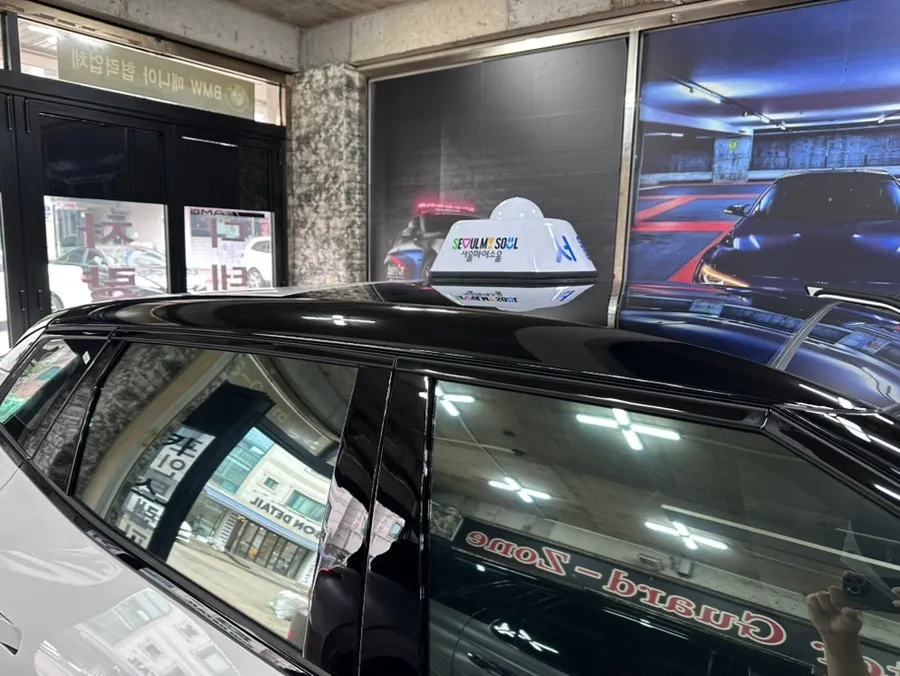 Kia EV4 Vinyl Wrap Review: High Gloss Black Two-Tone Upgrade photo 15