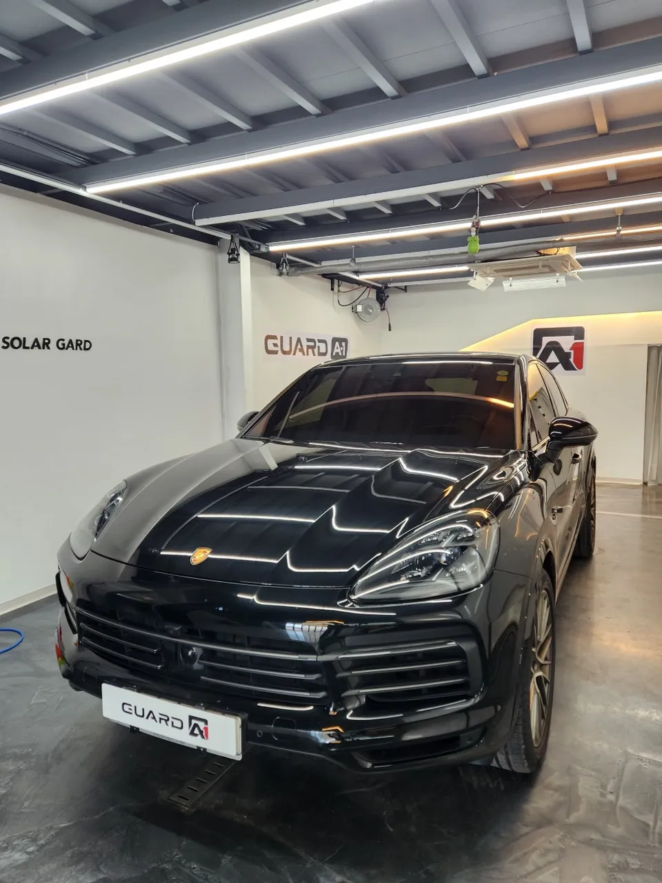 Porsche Cayenne PPF施工事例｜再施工と部分施工 施工写真 1-1