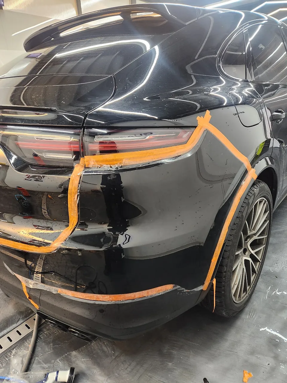 Porsche Cayenne PPF施工事例｜再施工と部分施工 施工写真 4-2