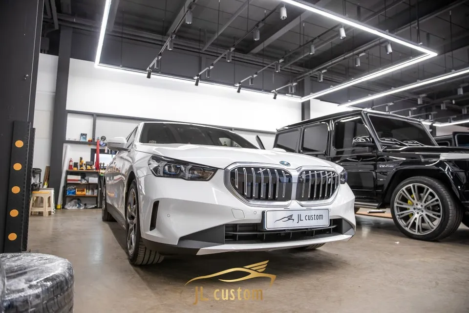 BMW i5 body kit review