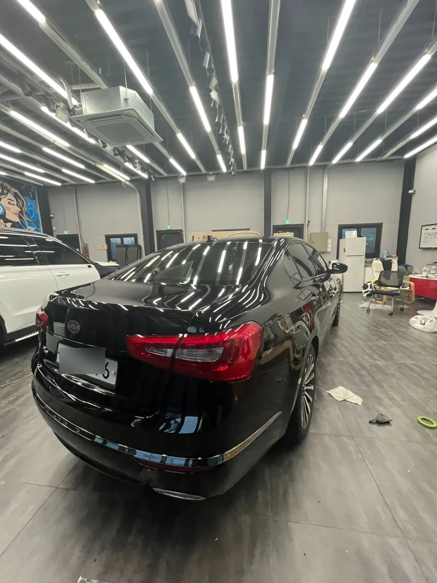 Kia K7のカーラッピング事例|サテンダークグレー 施工写真 2-1