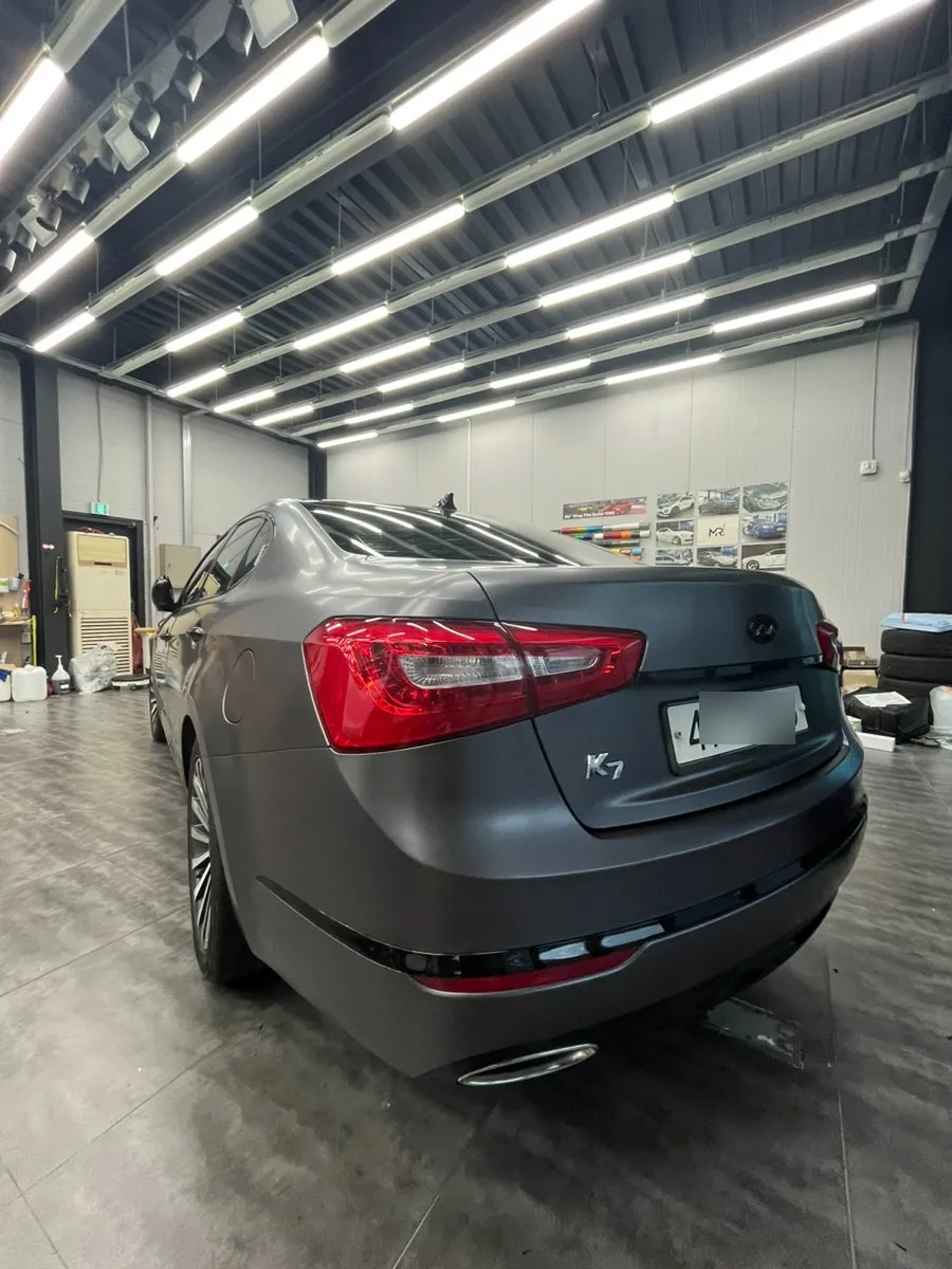 Kia K7のカーラッピング事例|サテンダークグレー 施工写真 2-2